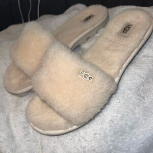 Ugg Sherpa lined cream/white womans slippers size 9